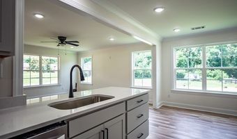 102 Autumwood Cv, Batesville, MS 38606