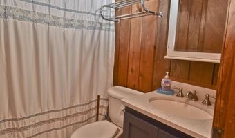37 Lakeview Dr, Albrightsville, PA 18210