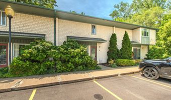 1795 Hideaway Ln, Ann Arbor, MI 48105
