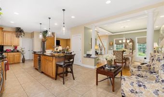 10 Honey Lou Ct, Cranston, RI 02921