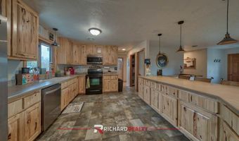 215 44th St N, Cody, WY 82414