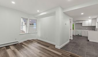 38 Newbury St, Auburn, ME 04210