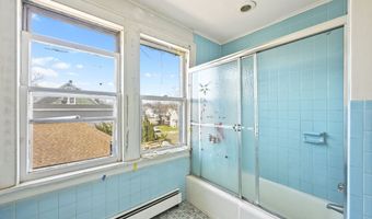 533 Wayne St, Bridgeport, CT 06606