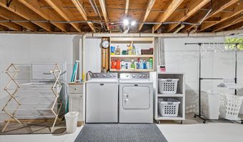 121 Packard Dr, Bangor, ME 04401
