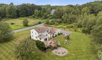 2 Winsome Lea Rd, Falmouth, ME 04105
