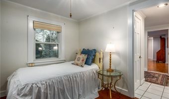 2 Cherry Ln, Bristol, RI 02809