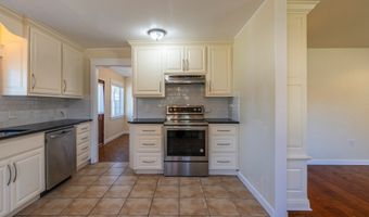 520 5TH St, Bandon, OR 97411