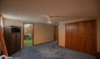 1302 E Linden St, Algona, IA 50511