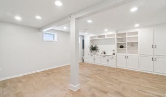 2021 S LANGLEY St, Arlington, VA 22204
