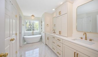 2326 Heather Hill Blvd, Anderson Twp., OH 45244