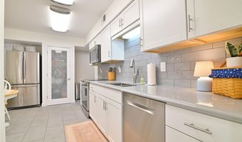 1131 Claytonbrook Ct, Ballwin, MO 63011