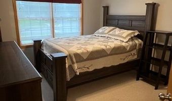 4806 Waller St, Ames, IA 50014