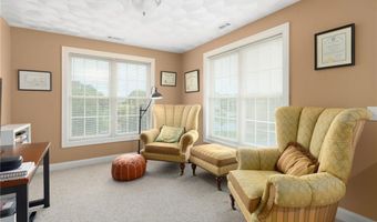45 Saw Mill Dr 305, North Kingstown, RI 02852