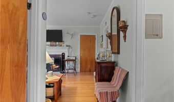 46 CHASTELLUX Ave M6, Newport, RI 02840