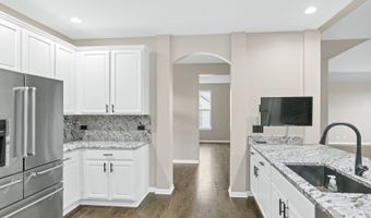 2660 Harnish Dr, Algonquin, IL 60102