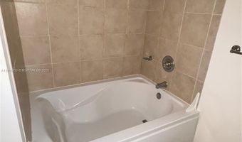 19501 W Country Club Dr PH-06, Aventura, FL 33180