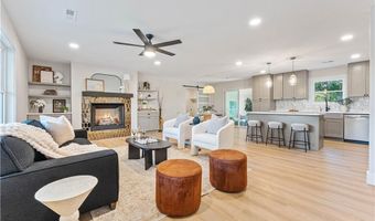 1201 NW 10th St, Bentonville, AR 72712