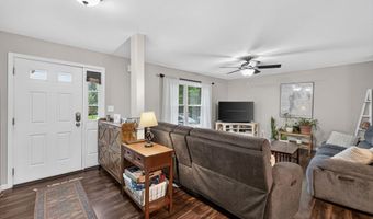 79 Pembroke Ave, Acushnet, MA 02743