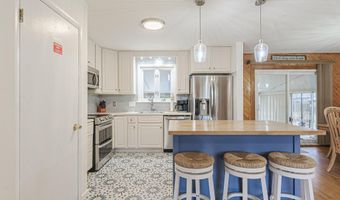 48 W BOLTON Ave, Absecon, NJ 08201
