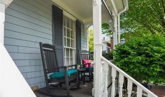 275 Hope St, Bristol, RI 02809