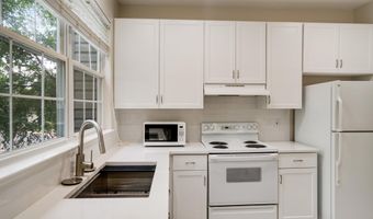 6490 TAYACK Pl, Alexandria, VA 22312