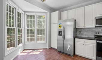 6631 THURLTON Dr, Alexandria, VA 22315