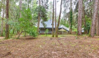 800 Hummingbird Rd, Cave Junction, OR 97523