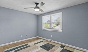 162 Pine St, Warwick, RI 02888
