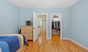 158 Kettle Hole Rd, Bolton, MA 01740