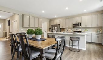 8083 Wesleyan Dr, Avon, IN 46123