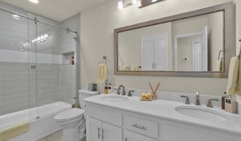 201 Paseo De Vida Loop, Altus, OK 73521