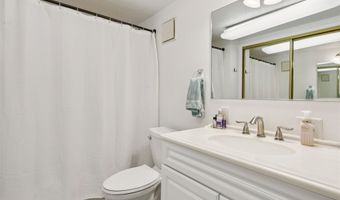 210 12th Ave NW, Altoona, IA 50009