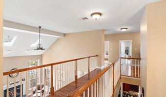 6 Sleepy Hollow Ct, Allentown, NJ 08501