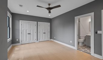 414 N MONROE St, Arlington, VA 22201