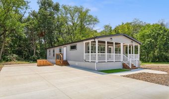 7368 NE BERWICK Dr 11, Ankeny, IA 50021