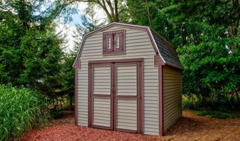 3235 Lakeview Dr, Allegan, MI 49010