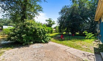 1033 E 4th St, Alice, TX 78332