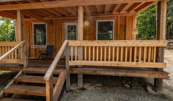 8 Magnolia Ln, Starks, ME 04911