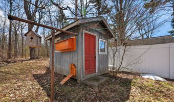 87 School St, Ahmeek, MI 49901