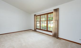 1502 S Harvard Ave, Arlington Heights, IL 60005