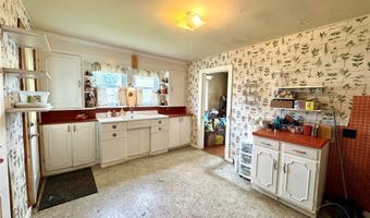 41 Brooklyn St, Angelica, NY 14709