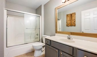 33 Rountree Dr, Bella Vista, AR 72715