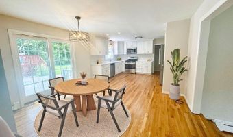 5 Susan Cir, Johnston, RI 02919