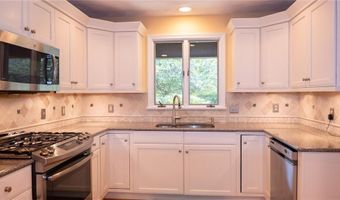 65 Huguenot Dr, East Greenwich, RI 02818