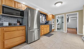 542 Main St, Hopkinton, RI 02833