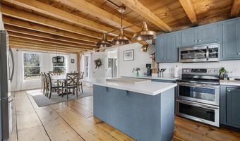 40 Charlotte Ave, North Kingstown, RI 02874