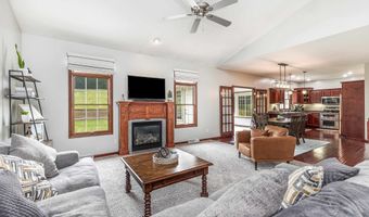 3302 Brook Holw, Asbury, IA 52002