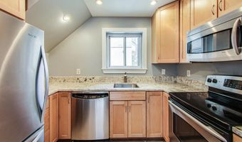 8923 BATTERY Pl 24, Bethesda, MD 20814