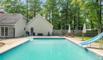 8 Westgate Rd, Cumberland, RI 02864