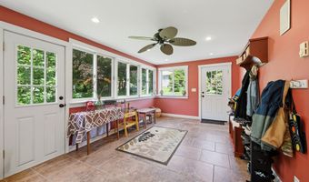 3 S Meadow Dr, Danbury, CT 06811